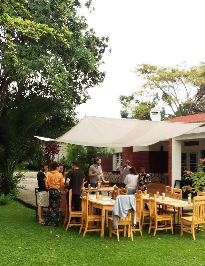 Colibri Taverne & Guest House Gisenyi Exterior photo