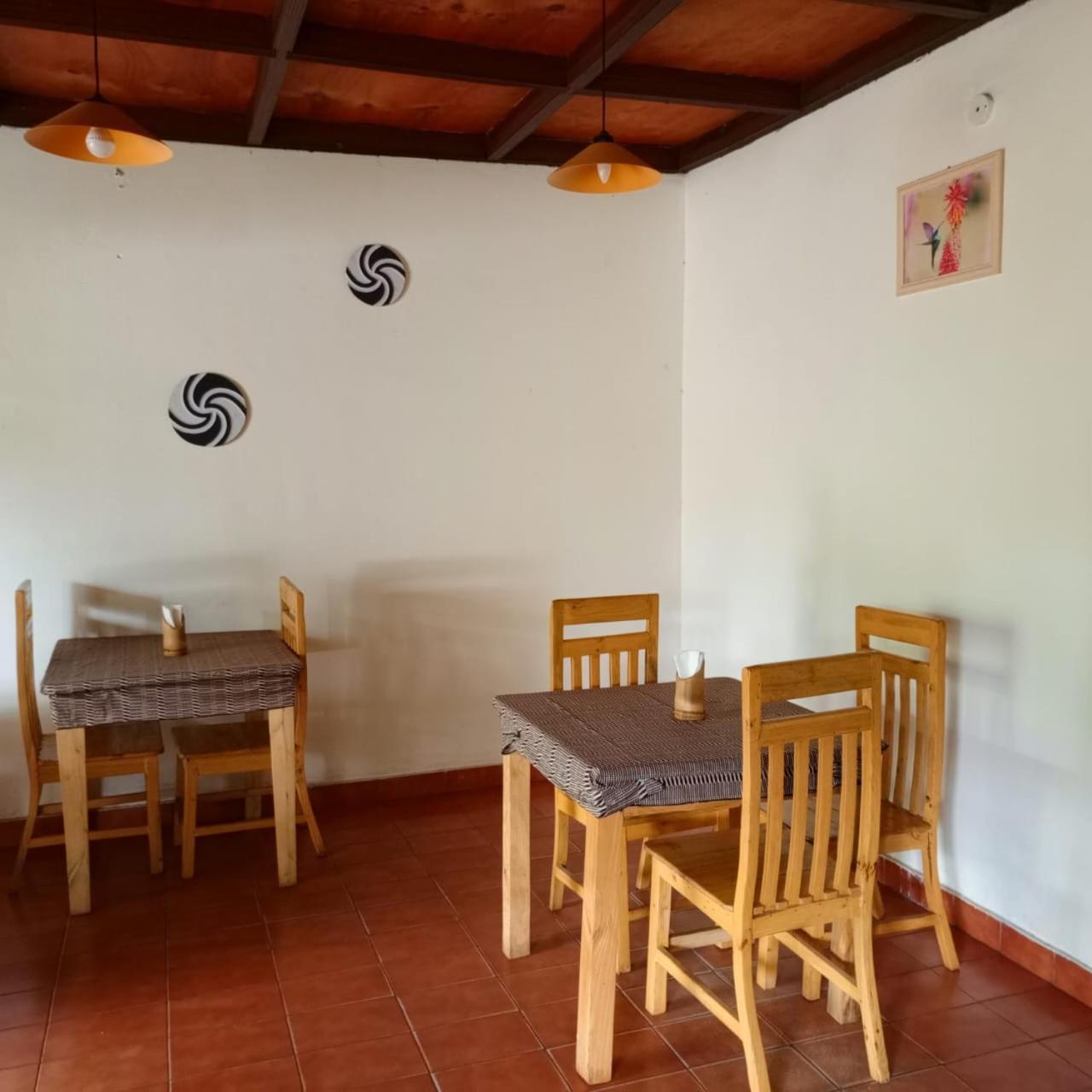 Colibri Taverne & Guest House Gisenyi Exterior photo