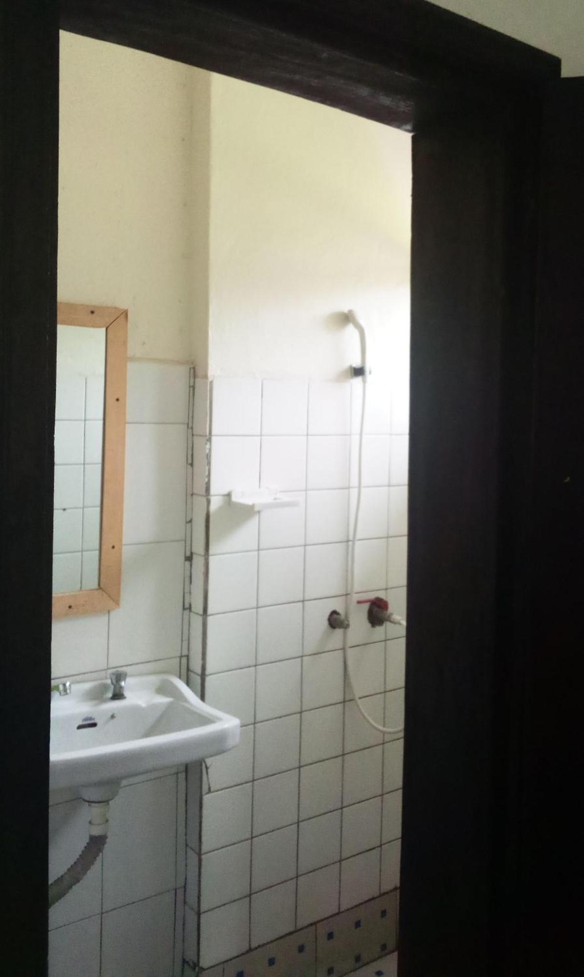 Colibri Taverne & Guest House Gisenyi Exterior photo